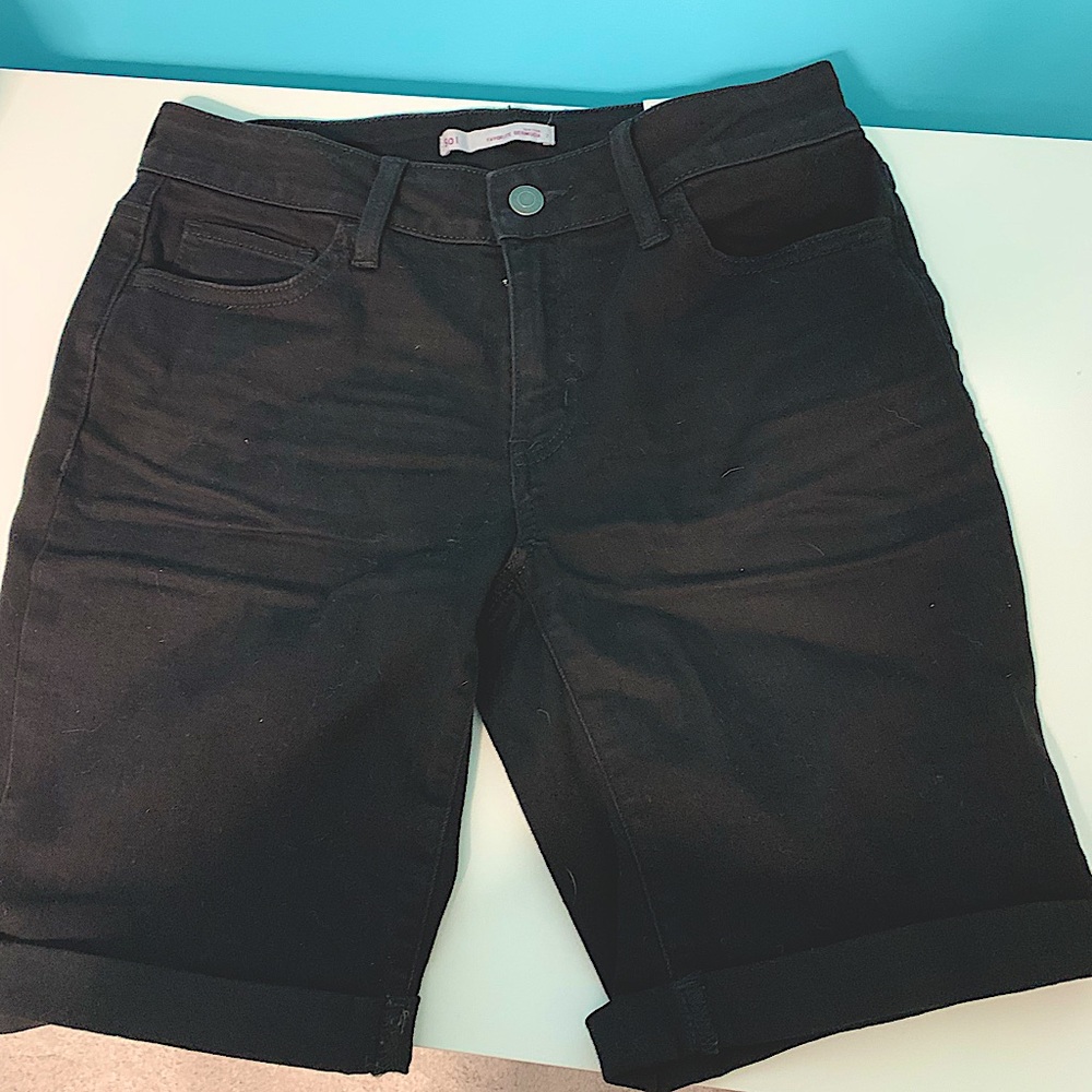 NWT juniors size 7 Bermuda shorts